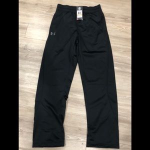 Men’s NWT black sweatpants.